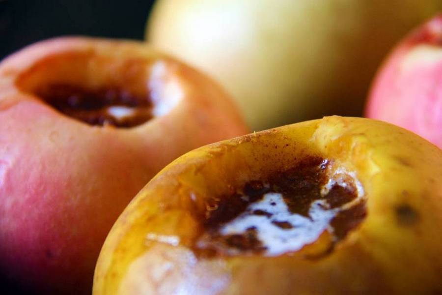 Печеные яблоки для организма